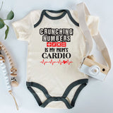 Crunching Numbers is my Mom's Cardio Custom Infant Short Sleeve One Piece Baby bodysuit vêtements pour bébé