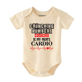Crunching Numbers is my Mom's Cardio Custom Infant Short Sleeve One Piece Baby bodysuit vêtements pour bébé