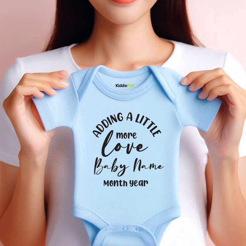Personalized Baby Bodysuit Custom Name, Month & Year Newborn Outfit Pregnancy Announcement Keepsake Baby Clothes Vêtements bébé