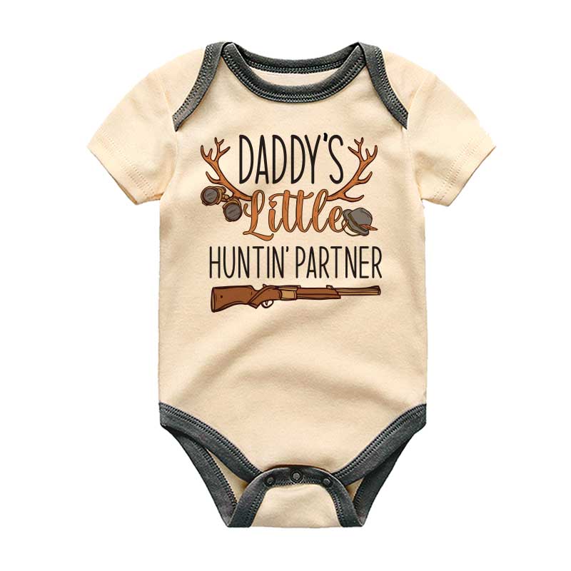 Hunting Baby Bodysuit Daddy's Hunting Partner Outfit Custom Hunter Baby Clothing Cute Deer Hunting Baby Shirt Unisex outdoor Baby Clothing baby Shower Gift Personalize Baby Clothing