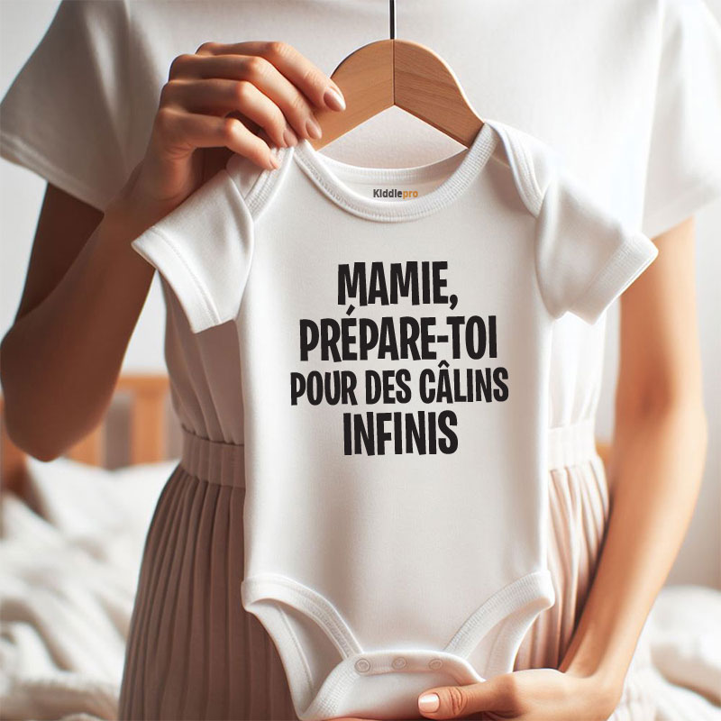 Mamie Prépare-Toi Pour des Câlins Infinis Body Bébé Annonce Grossesse Cadeau Futur Grand-Mère Tenue Bébé Douce et Rigolote
