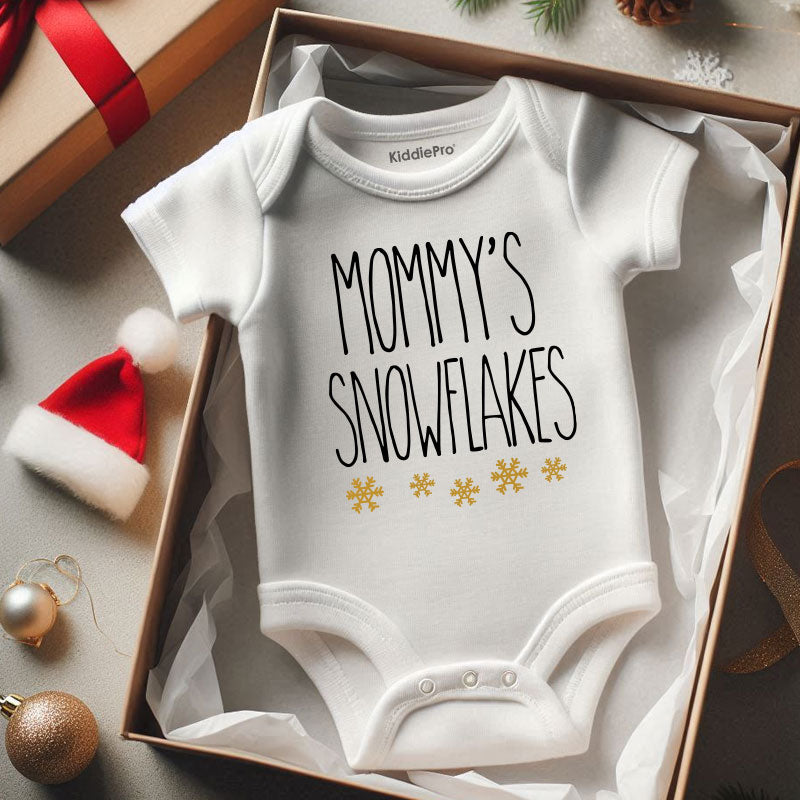 Mommy's Snowflakes First Christmas Baby Boy Girl Outfit Holiday Humor Baby Unisex baby Clothes Festive Babywear Cozy winter bodysuit Pregnancy Announcement Gift